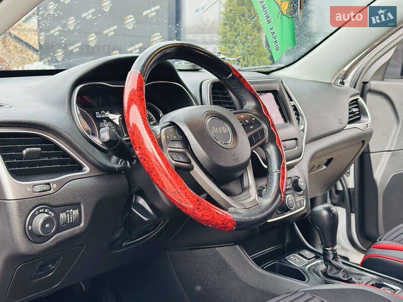 Внедорожник / Кроссовер Jeep Cherokee 2018 в Харькове