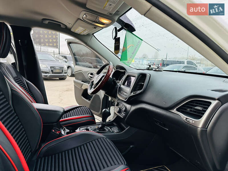 Внедорожник / Кроссовер Jeep Cherokee 2018 в Харькове