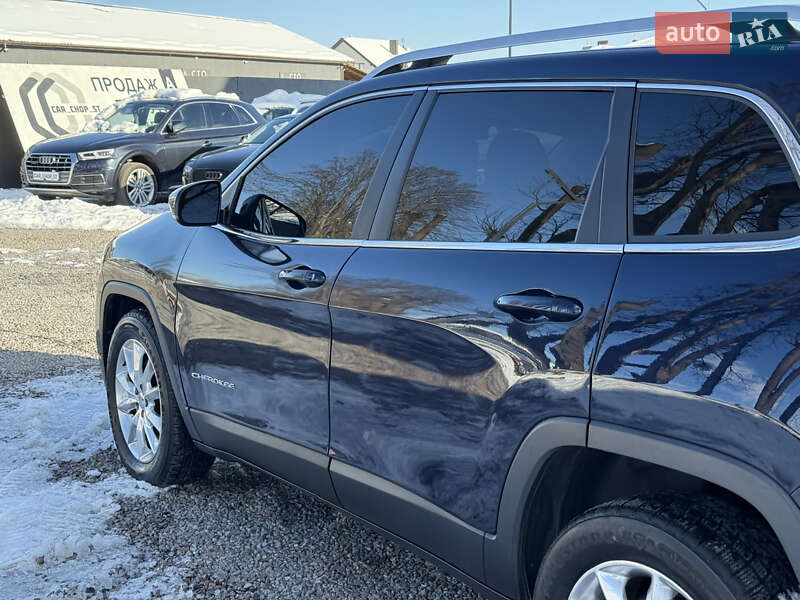Позашляховик / Кросовер Jeep Cherokee 2015 в Стрию
