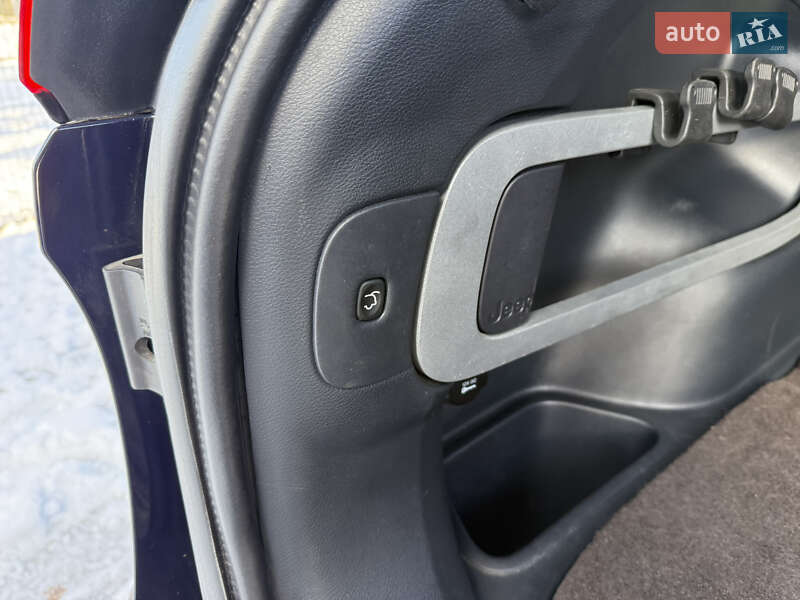 Позашляховик / Кросовер Jeep Cherokee 2015 в Стрию