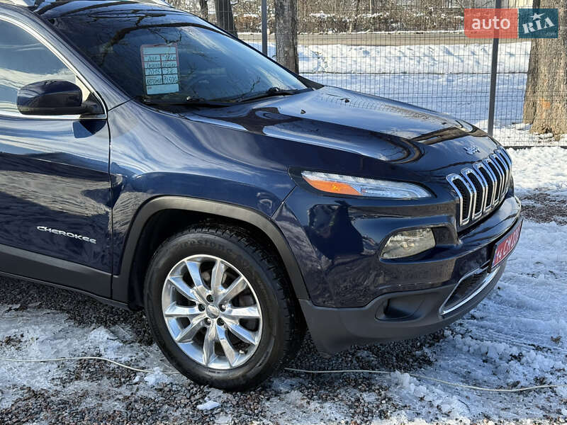 Позашляховик / Кросовер Jeep Cherokee 2015 в Стрию