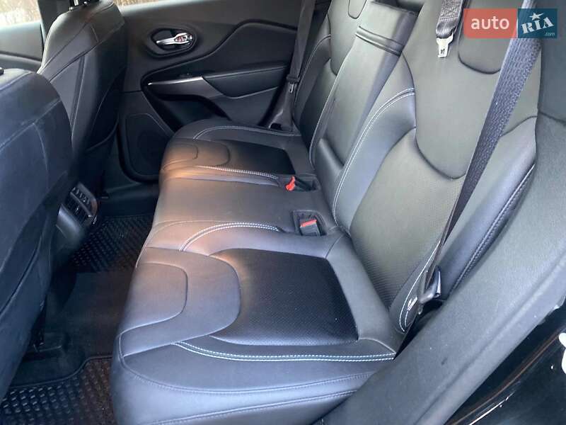 Позашляховик / Кросовер Jeep Cherokee 2020 в Львові