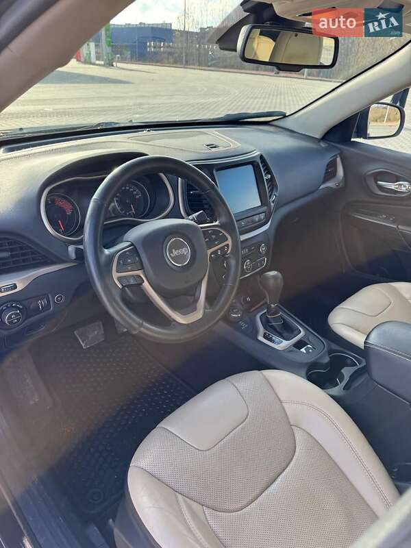 Позашляховик / Кросовер Jeep Cherokee 2016 в Кам'янець-Подільському