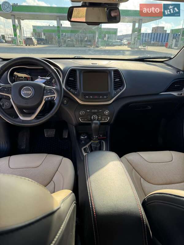 Позашляховик / Кросовер Jeep Cherokee 2016 в Кам'янець-Подільському