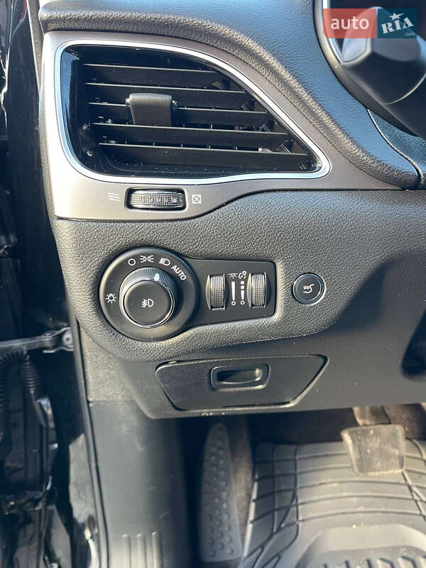 Внедорожник / Кроссовер Jeep Cherokee 2018 в Луцке