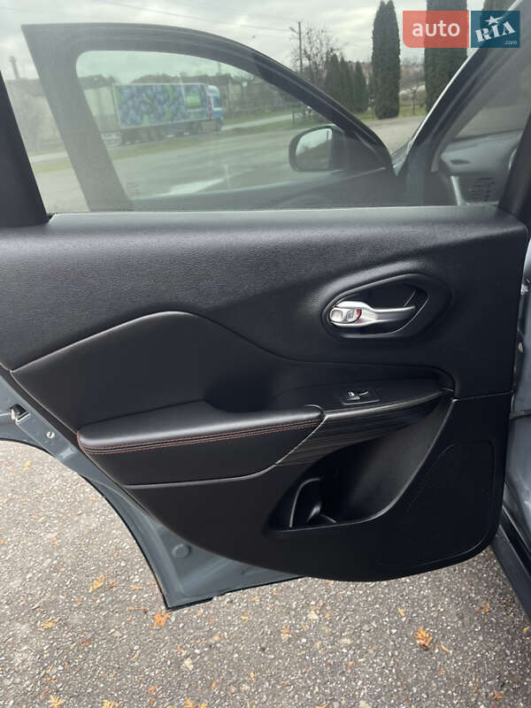 Внедорожник / Кроссовер Jeep Cherokee 2014 в Дубно фото 23 Внедорожник / Кроссовер Jeep Cherokee 2014 в Дубно