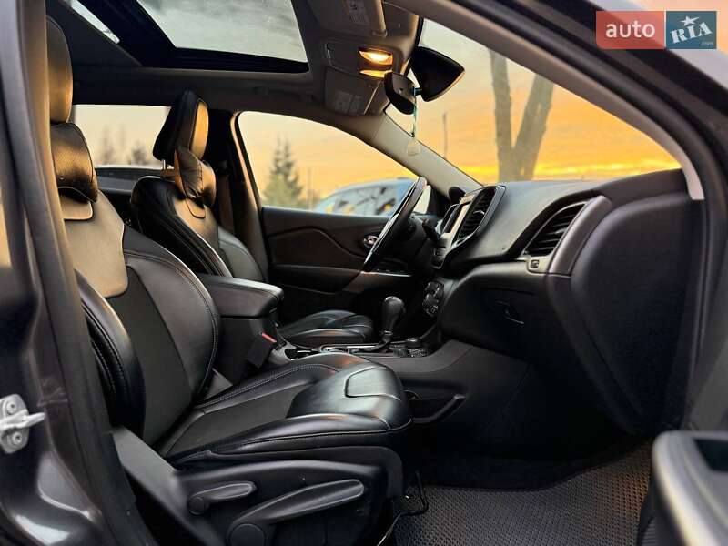 Позашляховик / Кросовер Jeep Cherokee 2018 в Львові