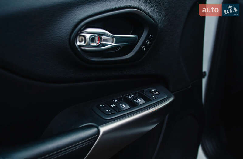 Позашляховик / Кросовер Jeep Cherokee 2020 в Івано-Франківську