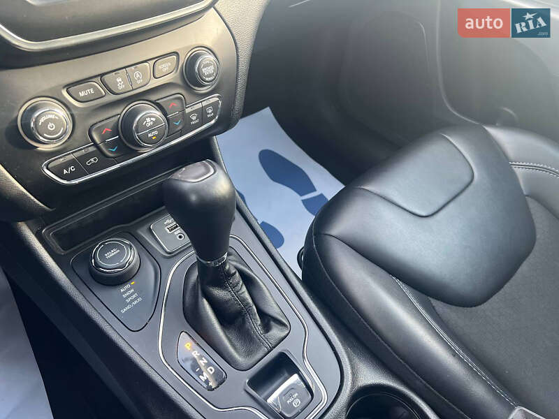 Внедорожник / Кроссовер Jeep Cherokee 2018 в Харькове фото 12 Внедорожник / Кроссовер Jeep Cherokee 2018 в Харькове