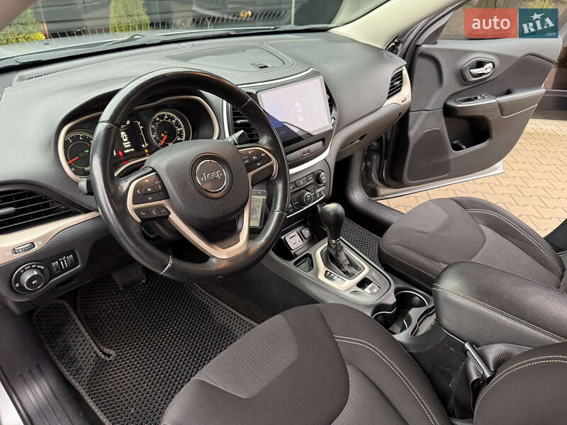 Позашляховик / Кросовер Jeep Cherokee 2015 в Києві фото 13 Позашляховик / Кросовер Jeep Cherokee 2015 в Києві