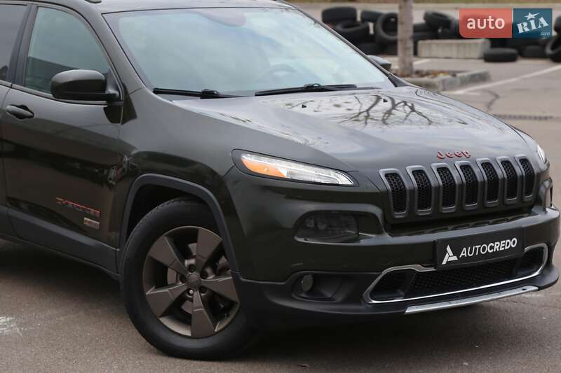 Позашляховик / Кросовер Jeep Cherokee 2016 в Києві