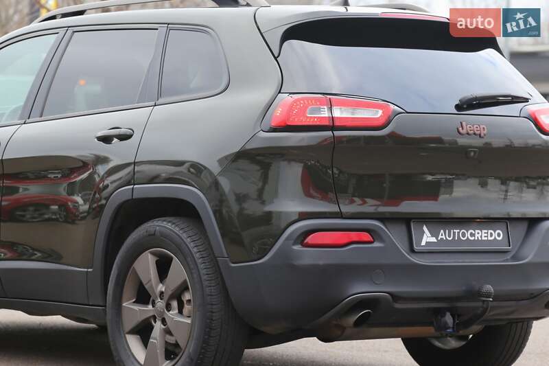 Позашляховик / Кросовер Jeep Cherokee 2016 в Києві