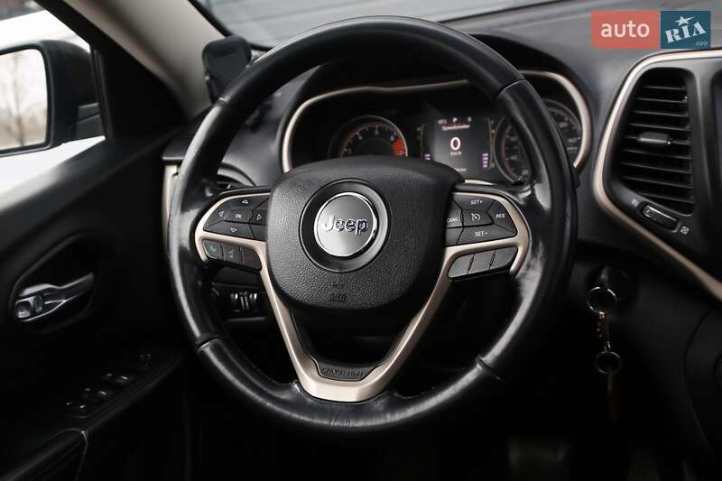 Позашляховик / Кросовер Jeep Cherokee 2016 в Києві