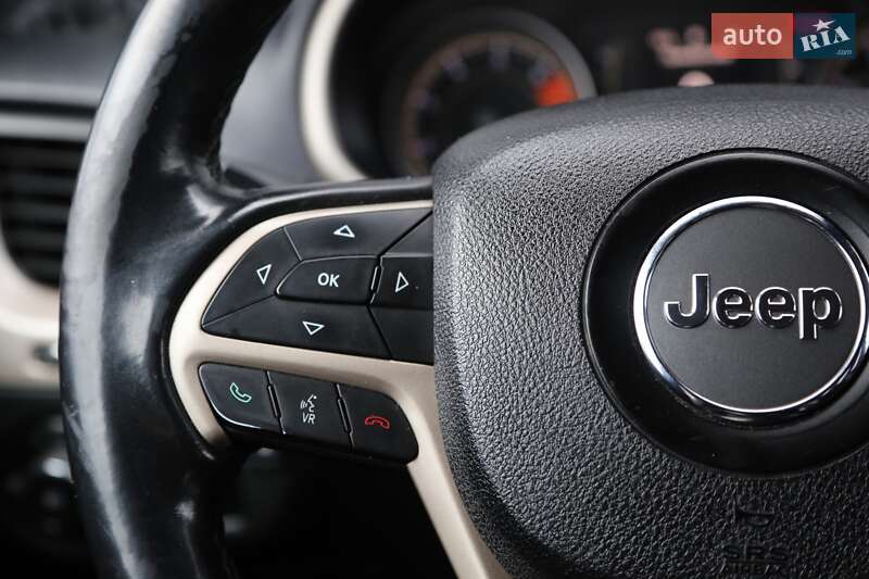 Позашляховик / Кросовер Jeep Cherokee 2016 в Києві