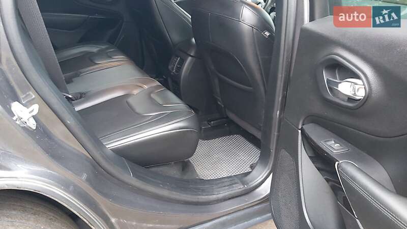 Позашляховик / Кросовер Jeep Cherokee 2020 в Києві фото 12 Позашляховик / Кросовер Jeep Cherokee 2020 в Києві