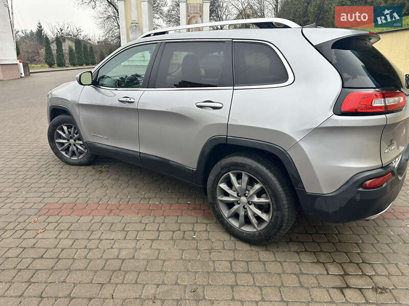 Позашляховик / Кросовер Jeep Cherokee 2015 в Острозі