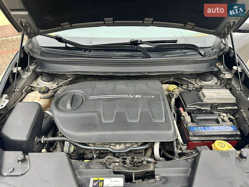 Позашляховик / Кросовер Jeep Cherokee 2015 в Острозі