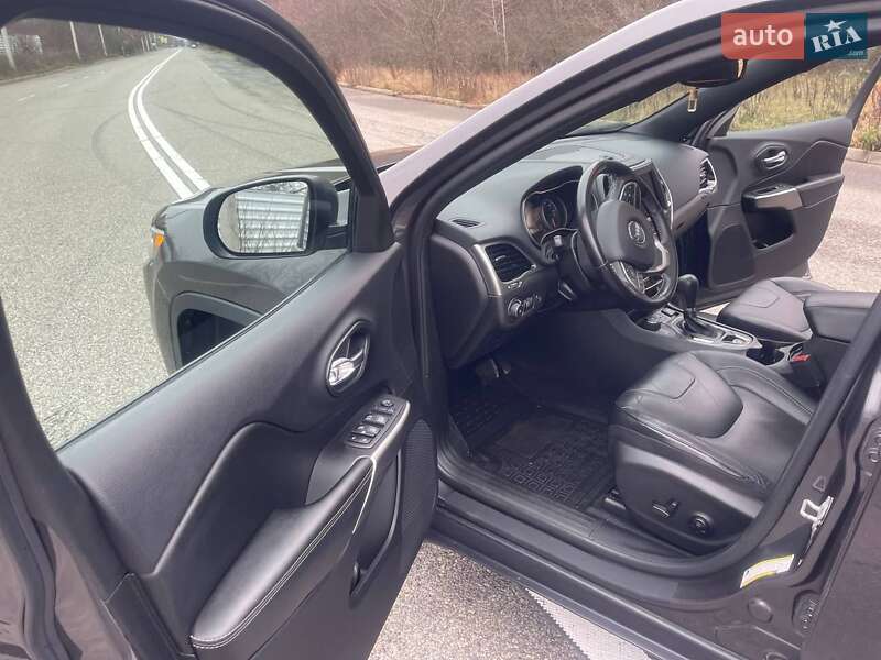 Внедорожник / Кроссовер Jeep Cherokee 2020 в Харькове