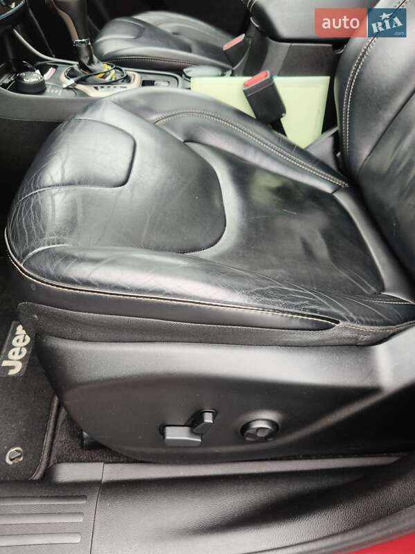 Внедорожник / Кроссовер Jeep Cherokee 2016 в Ирпене
