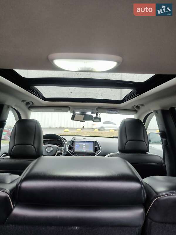 Внедорожник / Кроссовер Jeep Cherokee 2016 в Ирпене