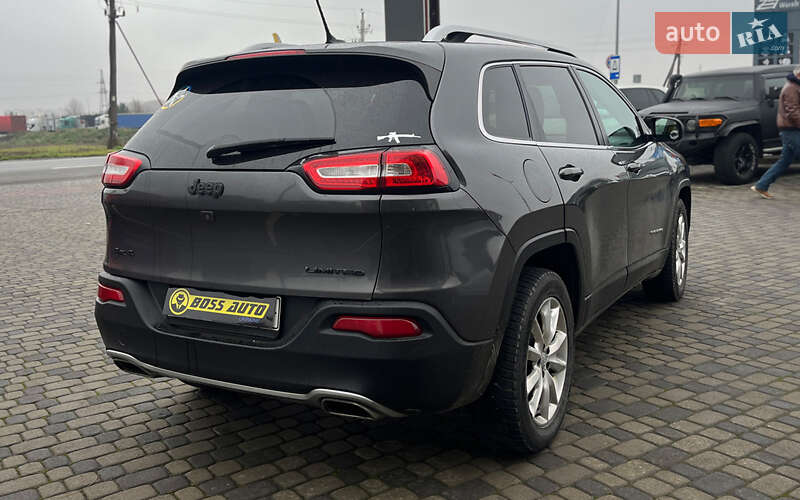 Внедорожник / Кроссовер Jeep Cherokee 2015 в Мукачево