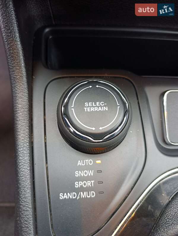 Внедорожник / Кроссовер Jeep Cherokee 2019 в Киеве фото 16 Внедорожник / Кроссовер Jeep Cherokee 2019 в Киеве