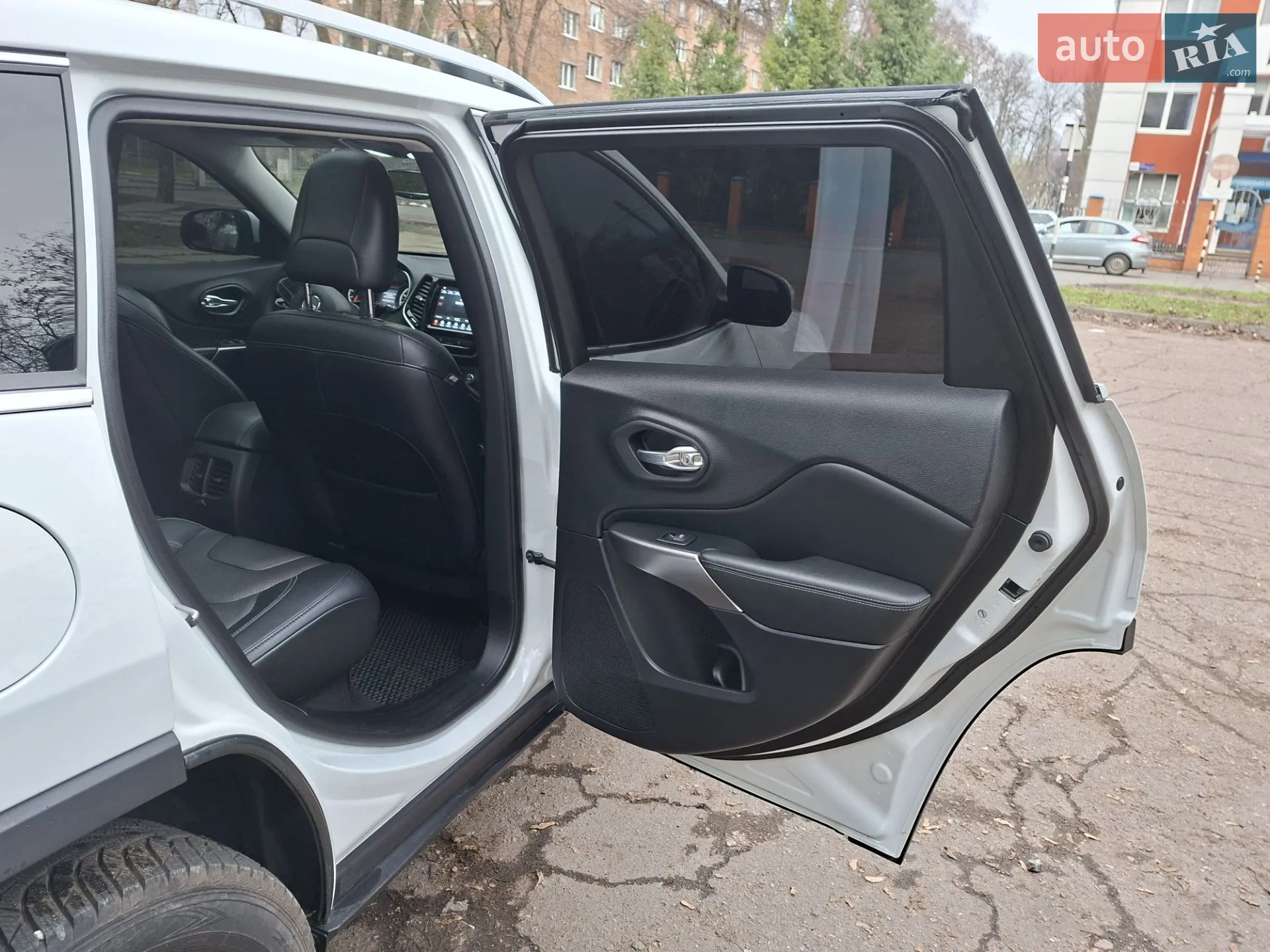 2021 Jeep Cherokee - мініатюра 33