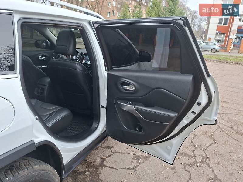 Внедорожник / Кроссовер Jeep Cherokee 2021 в Черкассах