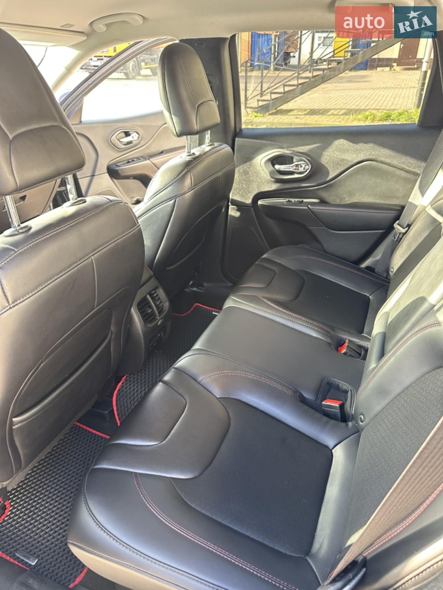 2019 Jeep Cherokee - мініатюра 12