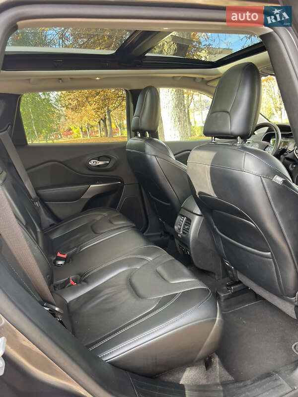 Внедорожник / Кроссовер Jeep Cherokee 2018 в Броварах фото 16 Внедорожник / Кроссовер Jeep Cherokee 2018 в Броварах