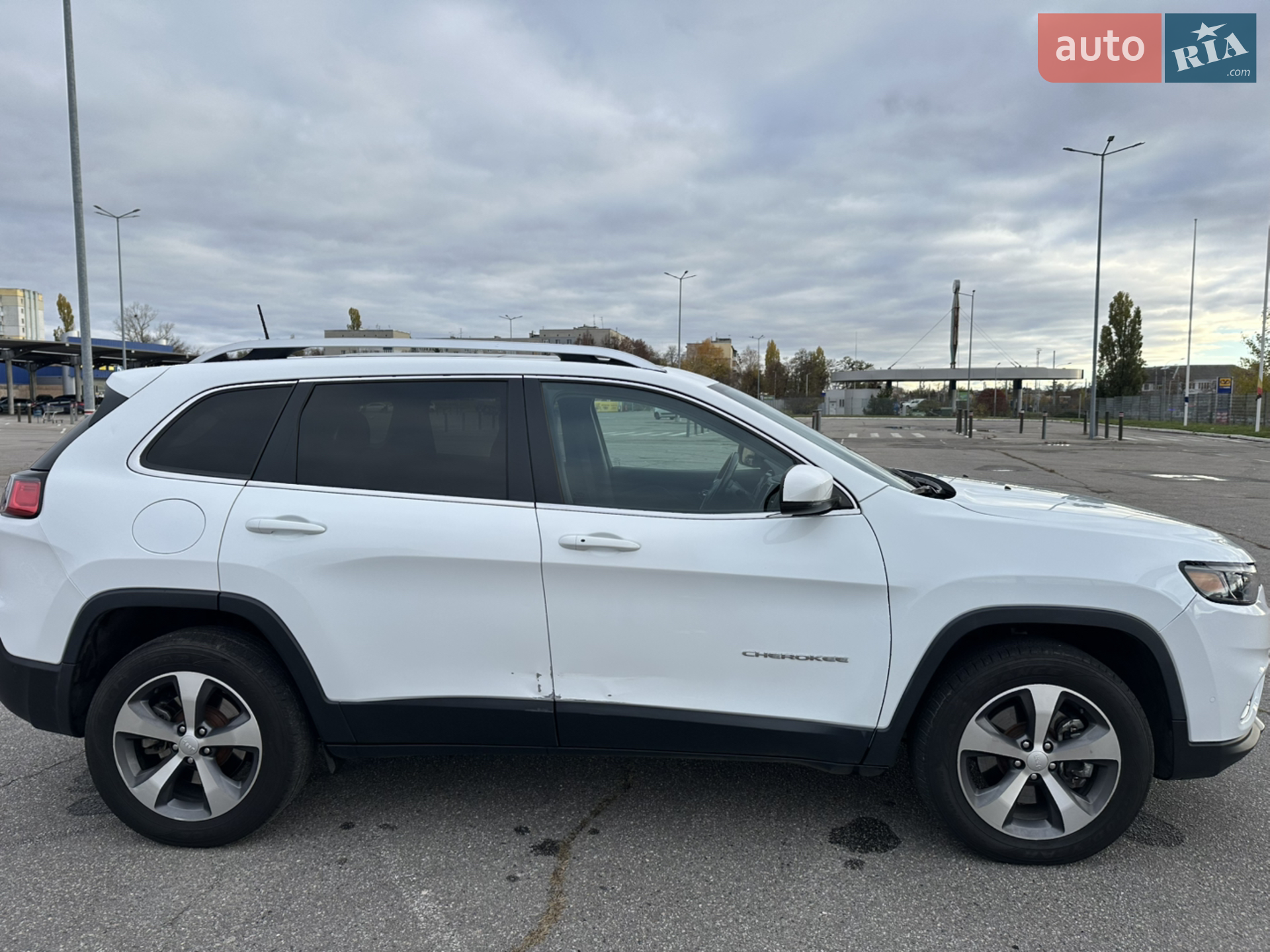 2020 Jeep Cherokee - мініатюра 9