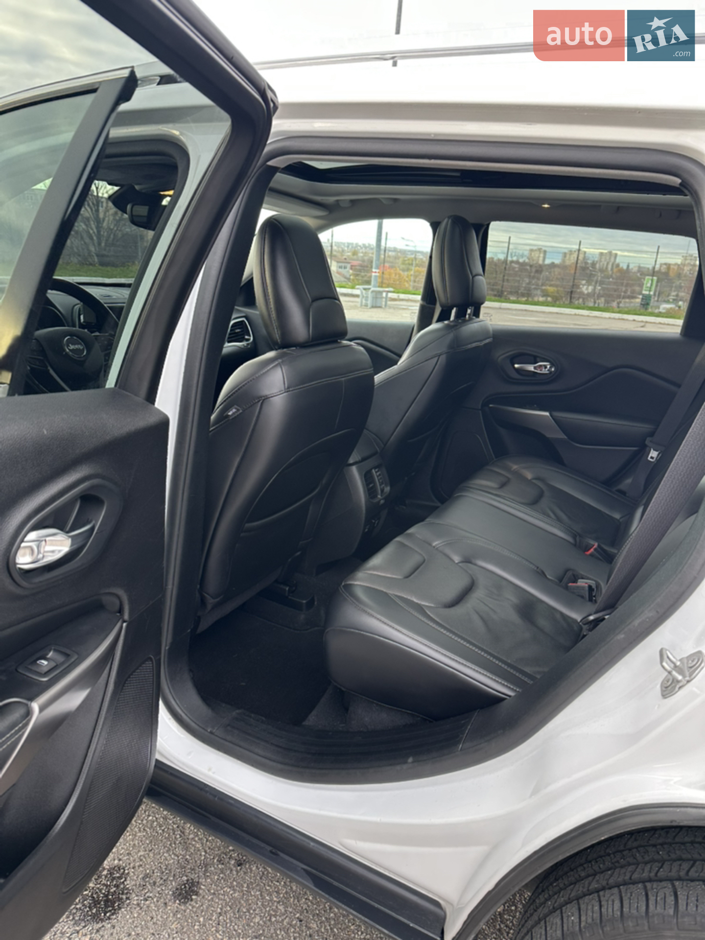 2020 Jeep Cherokee - мініатюра 22