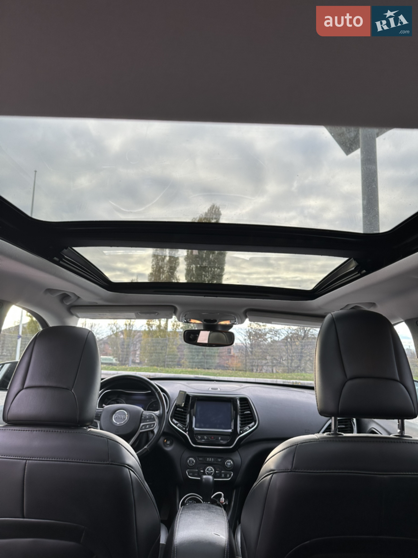 2020 Jeep Cherokee - мініатюра 27
