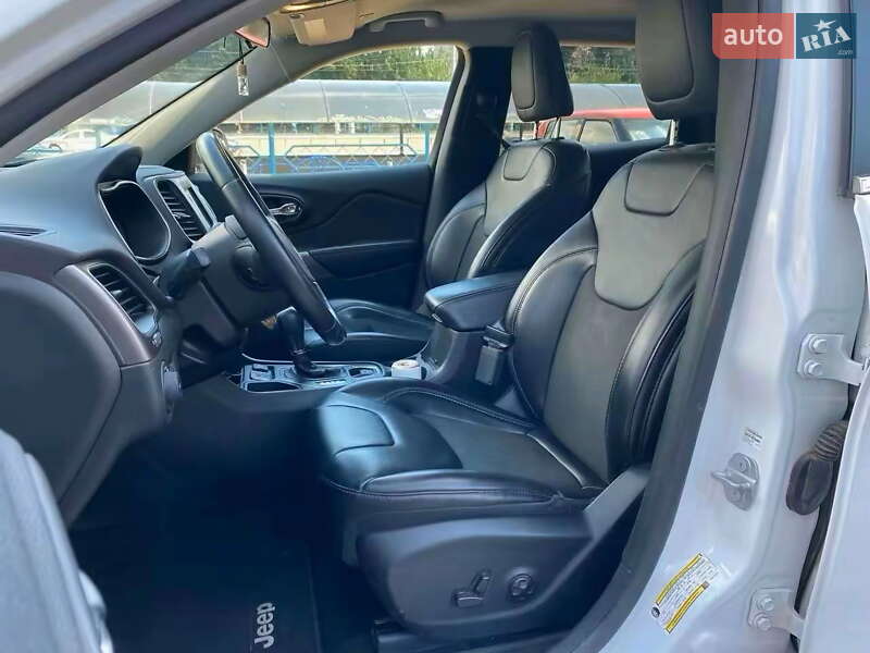Внедорожник / Кроссовер Jeep Cherokee 2018 в Киеве фото 15 Внедорожник / Кроссовер Jeep Cherokee 2018 в Киеве