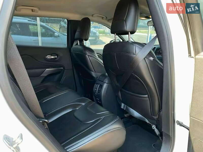 Внедорожник / Кроссовер Jeep Cherokee 2018 в Киеве фото 20 Внедорожник / Кроссовер Jeep Cherokee 2018 в Киеве