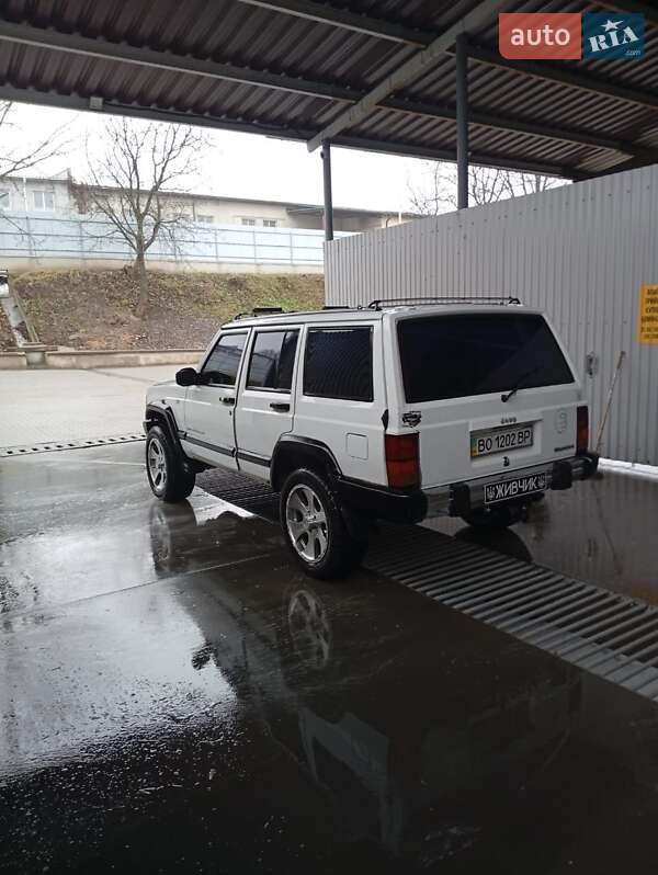 Внедорожник / Кроссовер Jeep Cherokee 1989 в Тернополе фото 4 Внедорожник / Кроссовер Jeep Cherokee 1989 в Тернополе