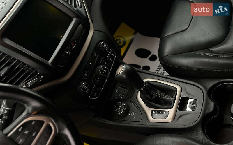 Внедорожник / Кроссовер Jeep Cherokee 2017 в Мукачево