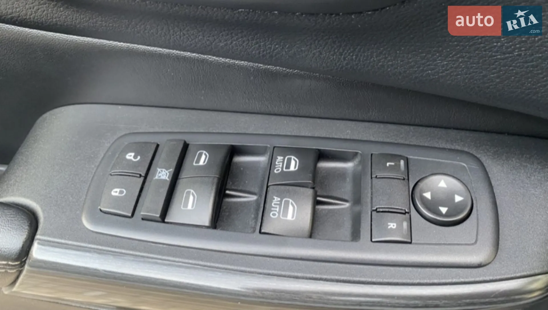 2015 Jeep Cherokee - мініатюра 37