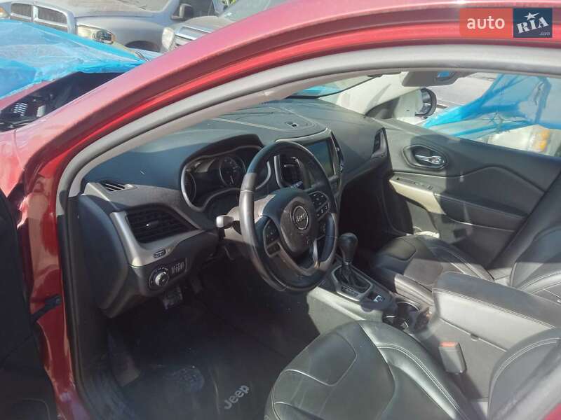 Внедорожник / Кроссовер Jeep Cherokee 2016 в Ровно