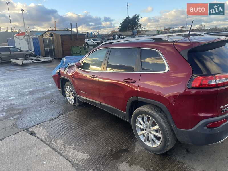 Внедорожник / Кроссовер Jeep Cherokee 2016 в Ровно