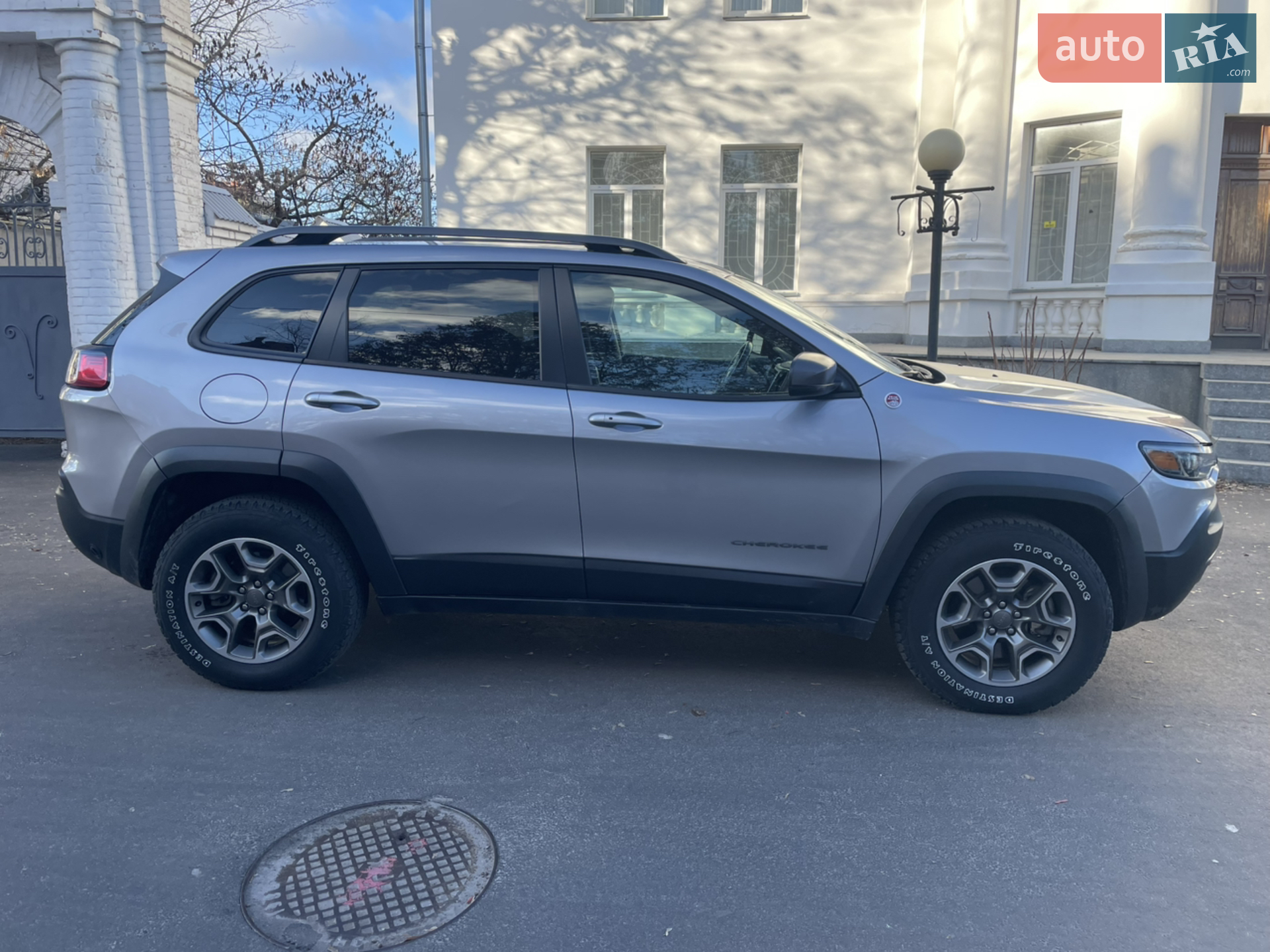 2020 Jeep Cherokee - мініатюра 6