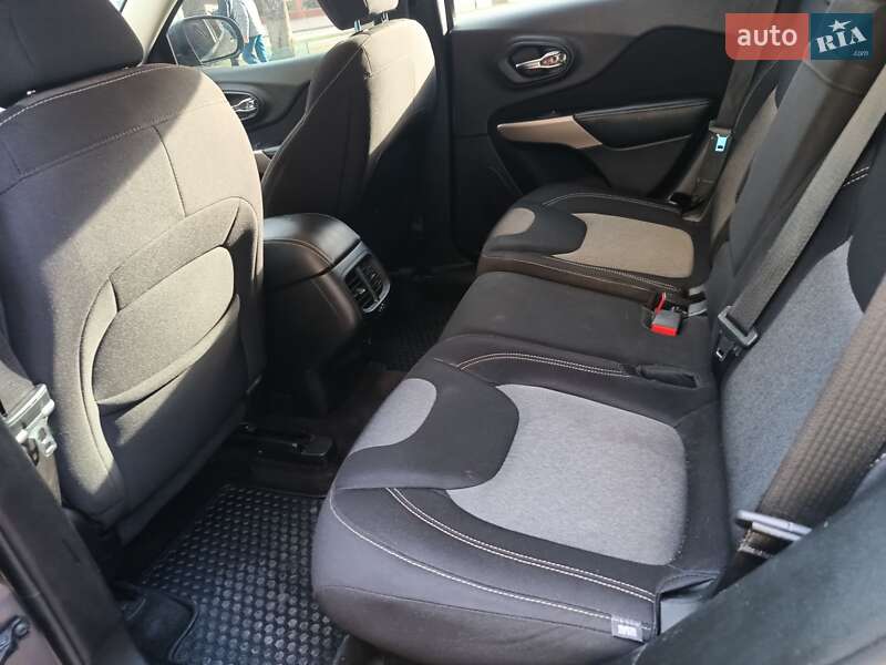 Позашляховик / Кросовер Jeep Cherokee 2017 в Сумах