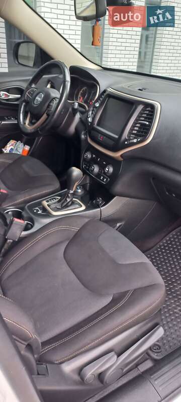 Внедорожник / Кроссовер Jeep Cherokee 2015 в Хмельницком фото 8 Внедорожник / Кроссовер Jeep Cherokee 2015 в Хмельницком