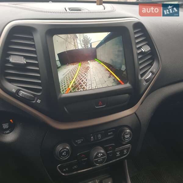 Внедорожник / Кроссовер Jeep Cherokee 2016 в Ровно