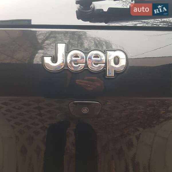 Внедорожник / Кроссовер Jeep Cherokee 2016 в Ровно