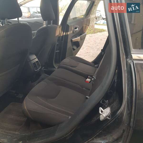 Внедорожник / Кроссовер Jeep Cherokee 2016 в Ровно