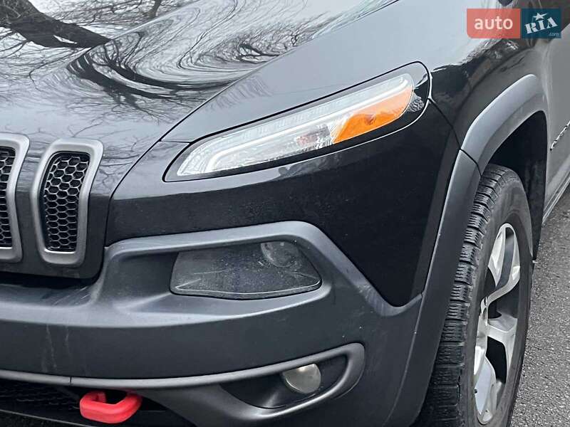 Позашляховик / Кросовер Jeep Cherokee 2015 в Києві