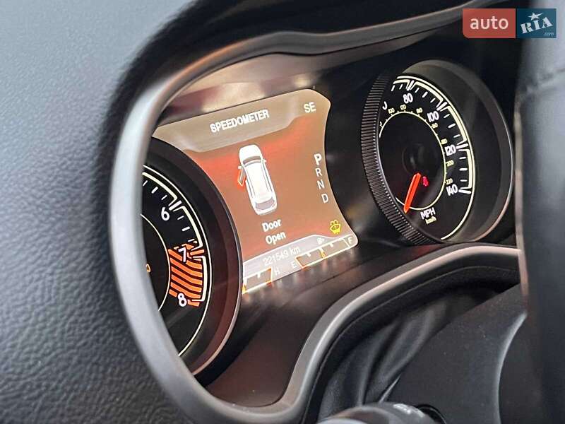 Позашляховик / Кросовер Jeep Cherokee 2015 в Києві