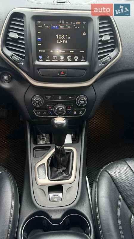 Позашляховик / Кросовер Jeep Cherokee 2015 в Києві