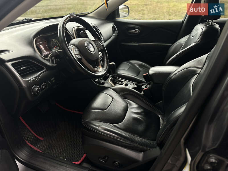 Позашляховик / Кросовер Jeep Cherokee 2014 в Києві